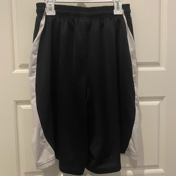 2/$10 Under Armour Boys Athletic Shorts Black Size S - Picture 2 of 5